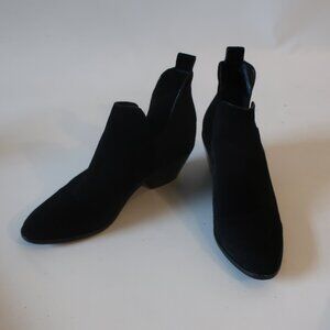 Womens The Shoe Box Black Suede Slip-On Cuban Heel Booties 7 *